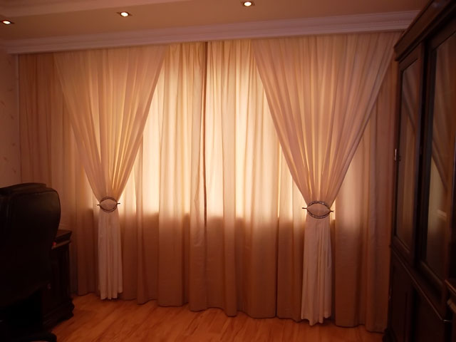 Современные шторы в гостиную